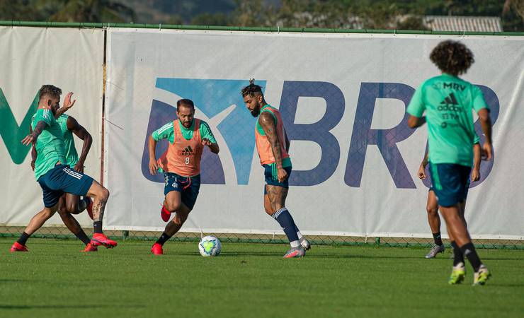 No primeiro dia sem Jorge Jesus, Flamengo tem conversa de Braz com elenco e visita de auxiliar do Mister