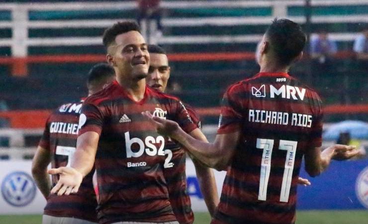 Flamengo supera Nacional-URU e estreia com vitória na Libertadores Sub-20