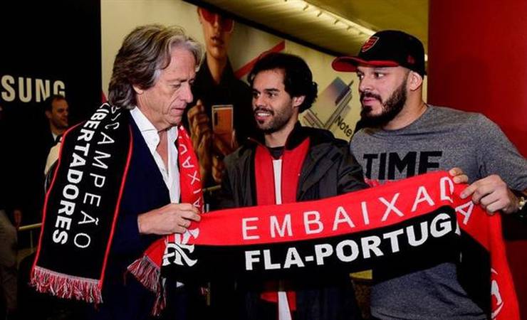 Jorge Jesus chega a Portugal e confirma que segue no Flamengo: "Tenho contrato e vou cumprir"