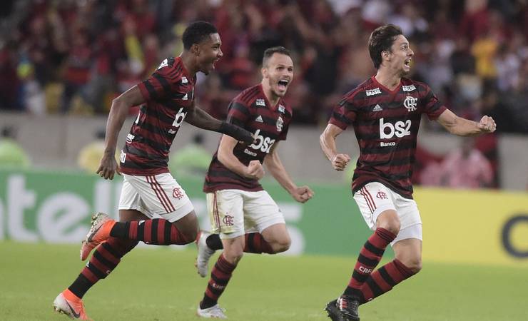 À espera de Jesus, Flamengo cumpre mais uma meta antes da parada da Copa América