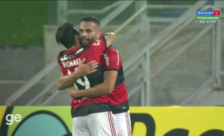 Thiago Maia faz gol na vitória do Flamengo e agradece apoio em seu retorno: "Sou iluminado"