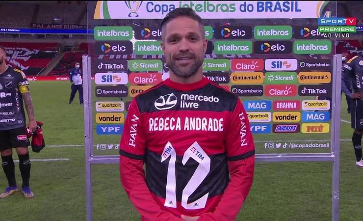 Em goleada, Flamengo faz homenagem para Rebeca, medalha de prata nos Jogos de Tóquio