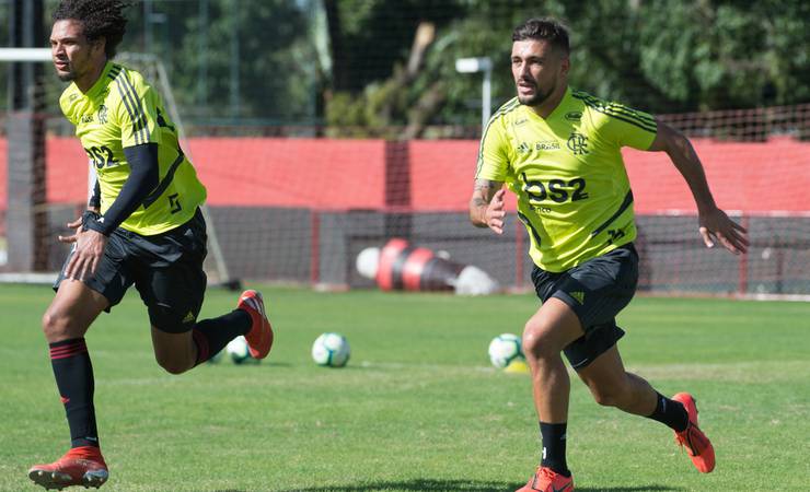 Arrascaeta se reapresenta ao Flamengo após eliminação do Uruguai; Cuéllar só na quarta
