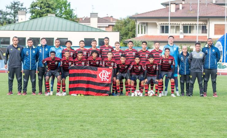 Flamengo sub-14 vence Fiorentina e Napoli e chega à decisão do Torneio de Albano