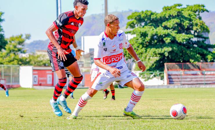 Flamengo leva virada, mas arranca empate em gol contra do Bangu nos acréscimos pelo Carioca Sub-20