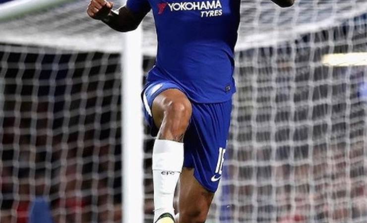 Flamengo abre conversas com o Chelsea para liberação de Kenedy por empréstimo com opção de compra