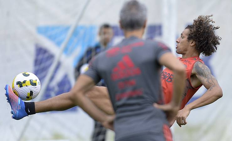 Consciência tática faz Arão cair nas graças de Paulo Sousa, seu 12º técnico no Flamengo: "Extraordinário"