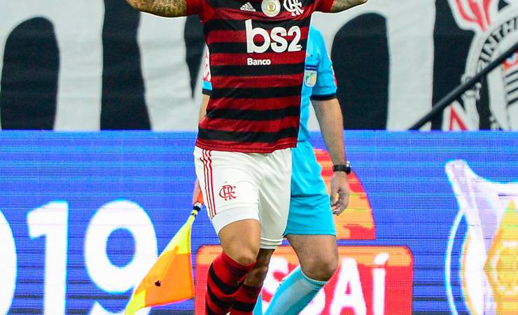 Gabigol marca pelo quinto jogo seguido no Flamengo e vira artilheiro do Brasil em 2019