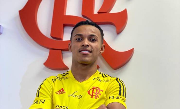 Lázaro e o talento desabrochado no profissional do Flamengo pelas mãos de Paulo Sousa: "Dá atenção e valor"