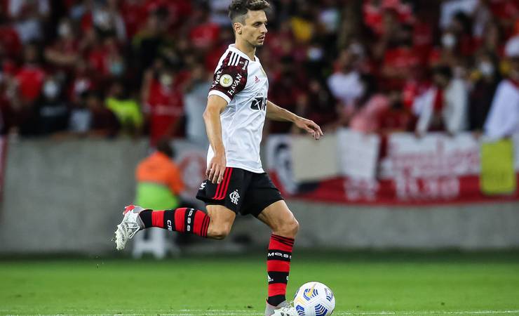 Internado, Rodrigo Caio trata infecção em joelho operado antes de se reapresentar ao Flamengo