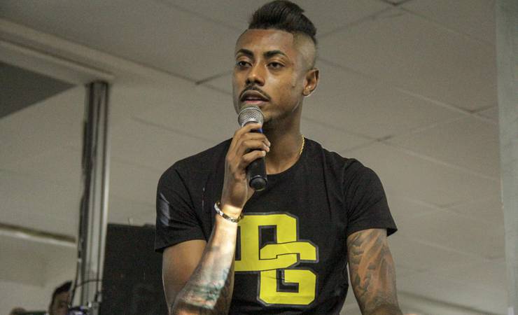 Bruno Henrique recorda dificuldades e cita Flamengo como "melhor do mundo"