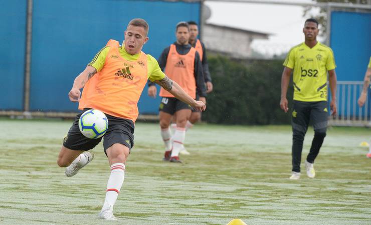 São Paulo x Flamengo: com time alternativo, veja a provável escalação rubro-negra