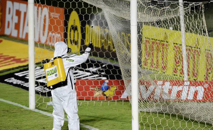 Eduardo Paes diz que jogos de futebol estão proibidos na cidade do Rio de 26 de março a 4 de abril