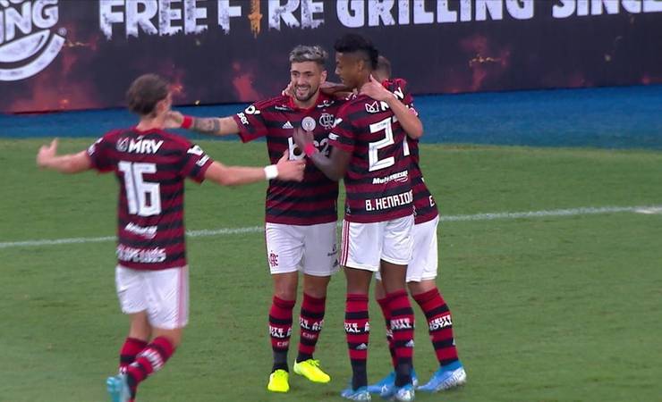 Vale por muitos! Trio do Flamengo domina artilharia com mais gols do que 16 clubes no Brasileirão