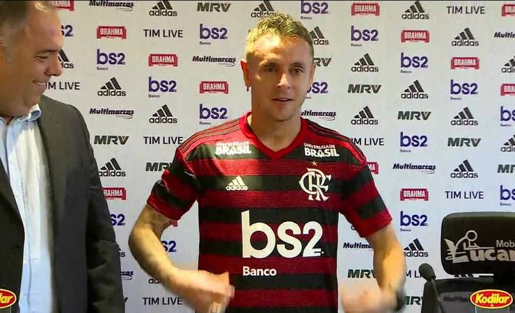 Samba, capacete e liderança: Rafinha completa um ano de Flamengo; veja momentos marcantes