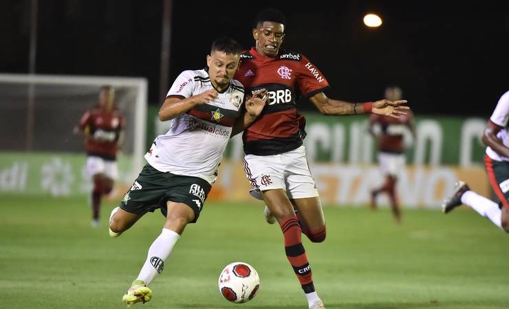 Flamengo recusa proposta de empréstimo do Bragantino pelo centroavante André