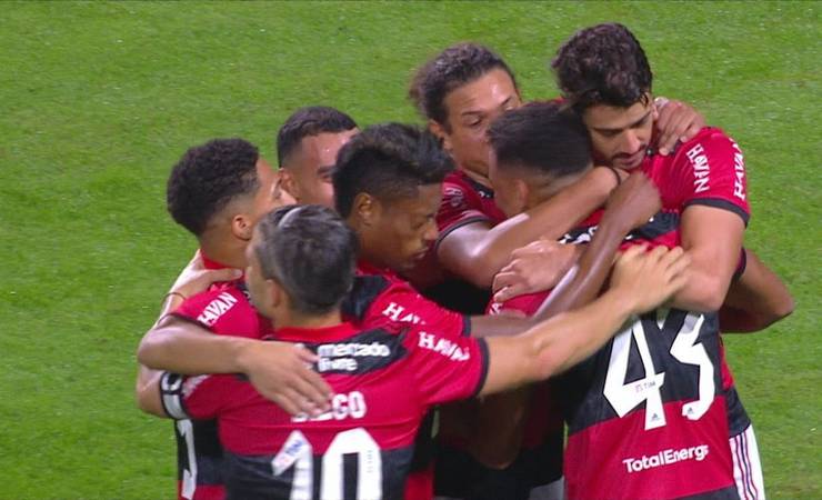 Mauricinho minimiza desfalques em vitória do Flamengo: "Mostramos que temos elenco"