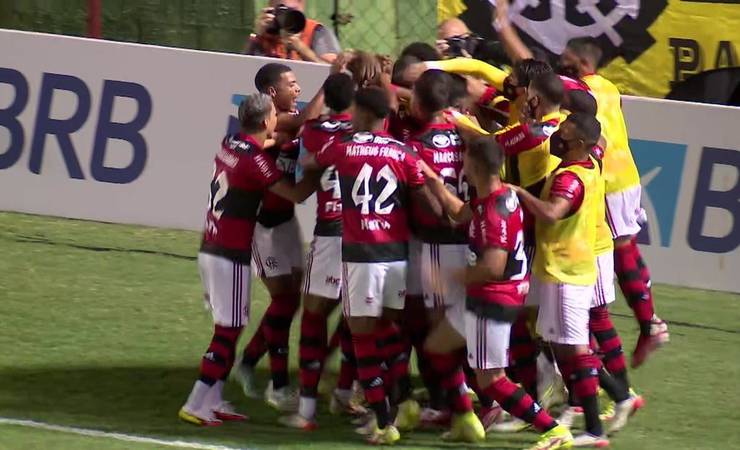 Lázaro demonstra alívio com gols na estreia do Flamengo no Carioca e elogia chegada de Paulo Sousa