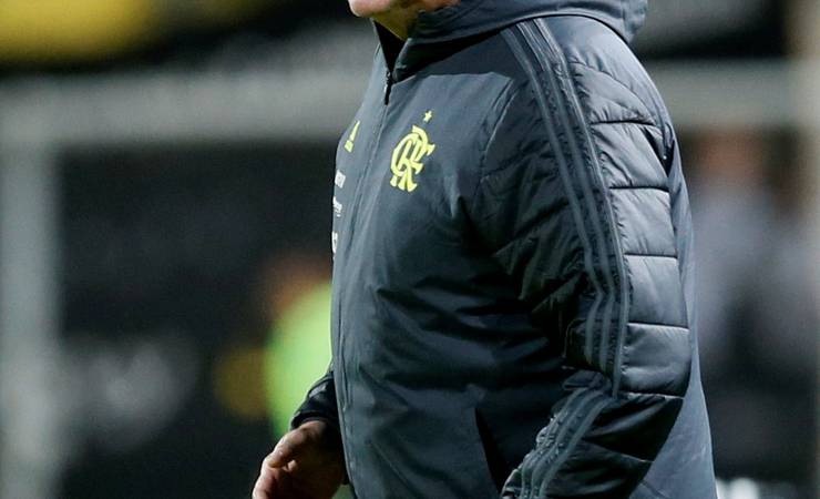 Classificação dá fôlego para Abel Braga e leva o Flamengo ao mercado por reforços