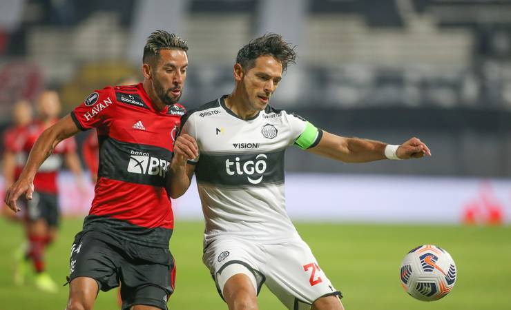 Isla sente dores na coxa e não viaja com o grupo para enfrentar o Olimpia; veja os relacionados