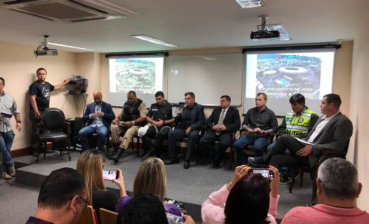 Flamengo x Grêmio terá bloqueios de ruas, 800 policiais e barreira de verificação de ingressos