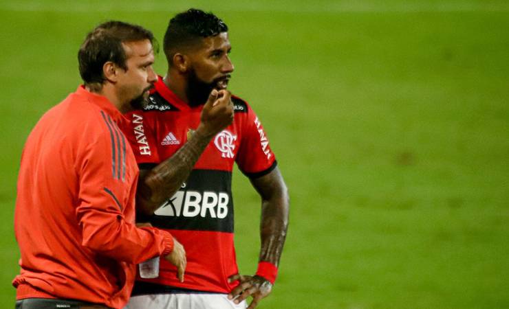 Mauricio Souza minimiza influência da arbitragem na vitória do Flamengo: "Analiso como uma boa atuação"