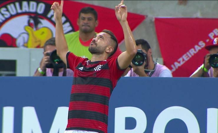 Empurrado por seu "Baby Guto", Éverton Ribeiro quer dar constância ao Flamengo