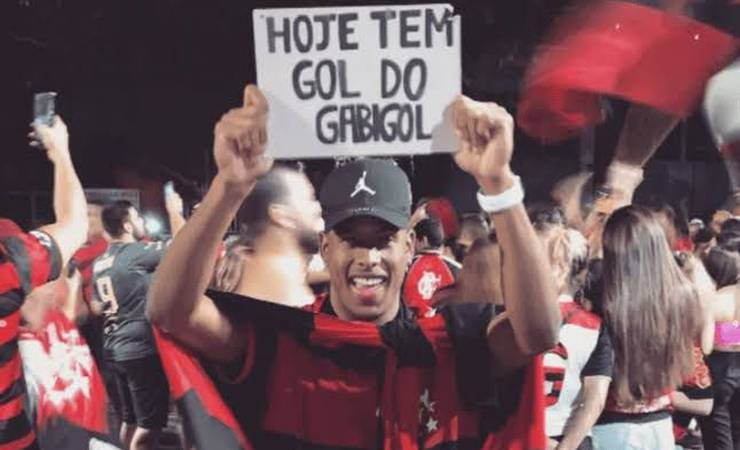 Torcedor do Flamengo, Paulo André manda saudações direto da casa do BBB e profetiza "Gabigol deitando"