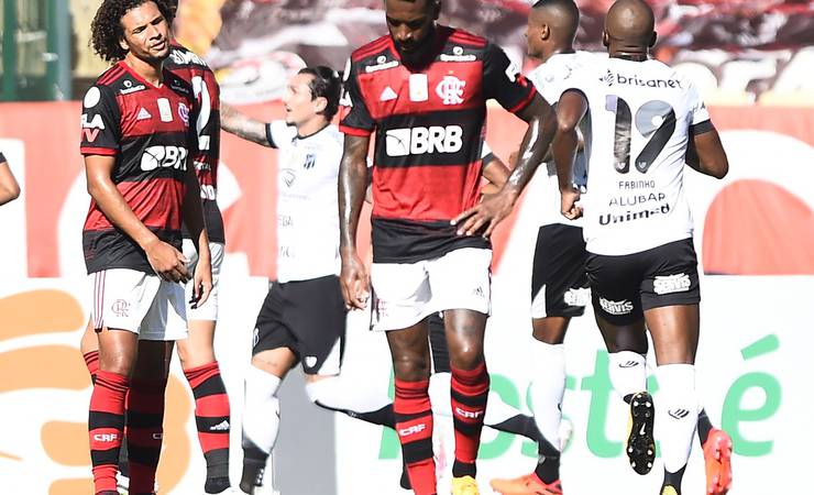 Gerson leva terceiro cartão amarelo e está suspenso do jogo do Flamengo contra o Goiás