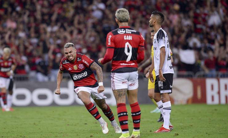 Parceiro de Gabigol, Matheuzinho faz balanço positivo de 2021 e traça meta em 2022: "Ganhar tudo"