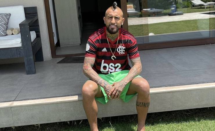 Vidal revela papo com Isla e reforça vontade de jogar no Flamengo: "Farei todo o possível"