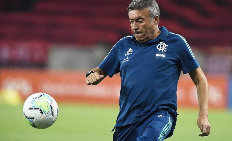 Após tropeço do Flamengo, Dome reconhece esforço: "Estou orgulhoso do time"
