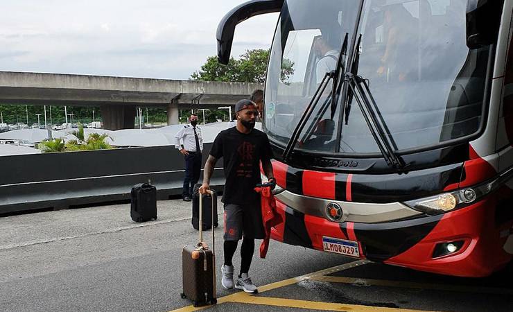 Com elenco quase completo, Flamengo embarca para a disputa da Supercopa