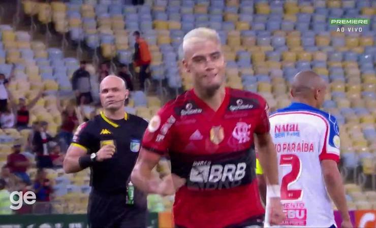 Diego, do Flamengo, se desculpa por expulsão contra o Bahia: "Erro dele não justifica o meu"