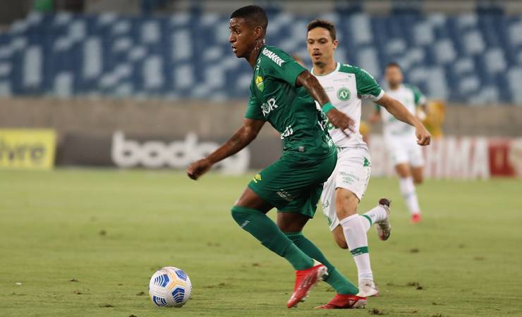 Flamengo acerta venda de Max para time da MLS por 1 milhão de dólares