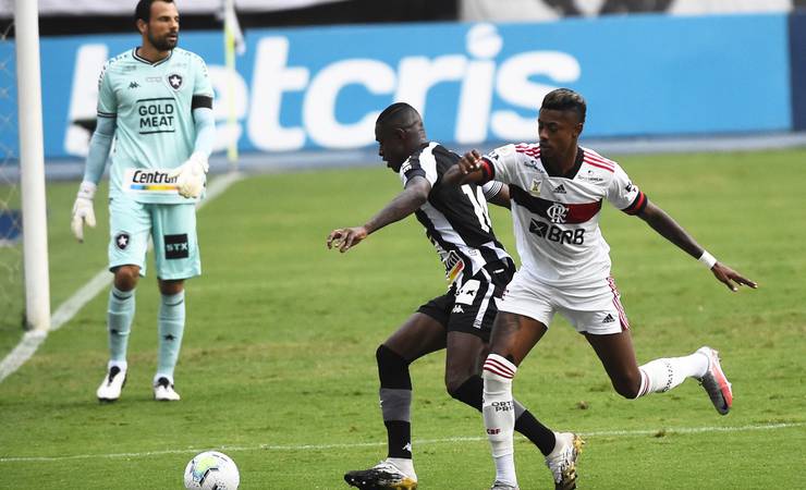 Bruno Henrique tem melhora e não fará exame; Gabigol prepara volta ao Flamengo contra o Santos