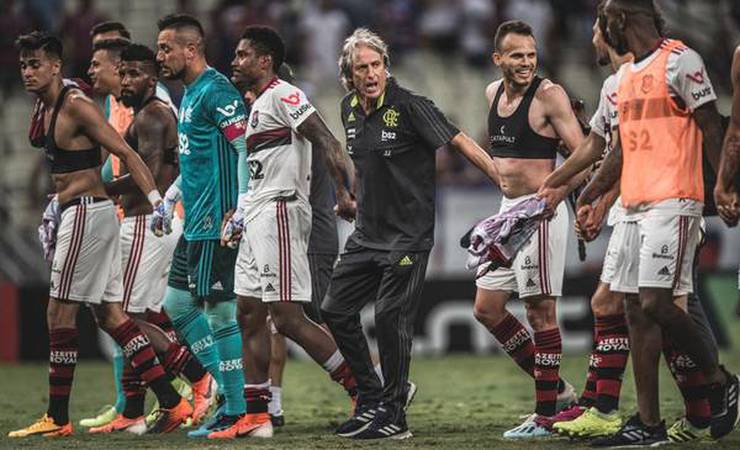 Afinal, Jorge Jesus poupava ou não jogadores no Flamengo? Checamos!