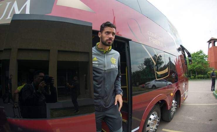 Espanhol incansável: com mais de 24h de futebol, Pablo Marí puxa fila em maratona do Flamengo