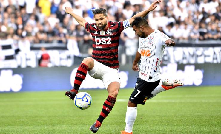 Diego não comenta confusão com torcedores e valoriza empate do Flamengo:"Resultado importante"