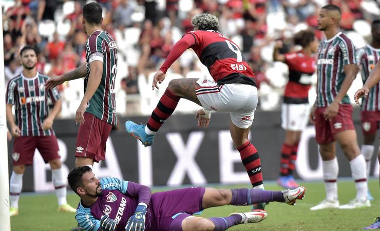 Fluminense encaminha pedido de inquérito ao TJD para apurar denúncia de racismo contra Gabigol, do Flamengo