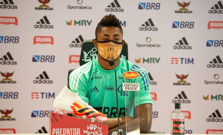 Bruno Henrique, sobre possível saída de Jorge Jesus do Flamengo: "A gente espera que ele fique"