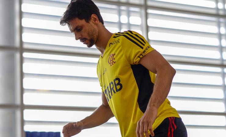 Flamengo divulga lista de relacionados com Ayrton Lucas e Rodrigo Caio