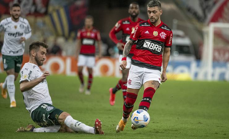 Flamengo sofre sem Arrascaeta e expõe dependência do uruguaio