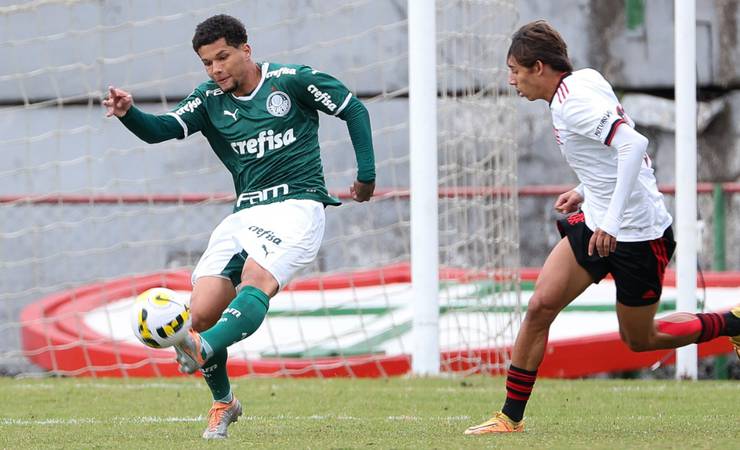 No Canindé, Palmeiras sofre derrota para o Flamengo pelo Brasileirão sub-20