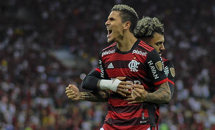 Com quatro de Pedro, Flamengo massacra Tolima e pega Corinthians nas quartas da Libertadores