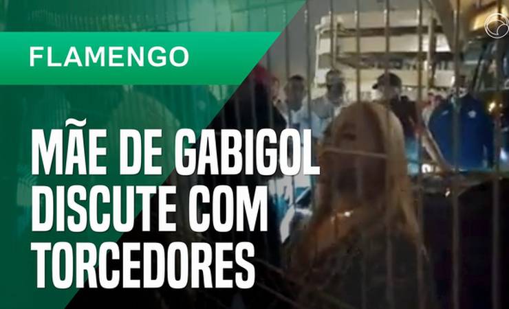 CLIMA ESQUENTOU!  ⚫️🔴 Mãe de Gabigol troca ofensas com torcedores do Flamengo após eliminação