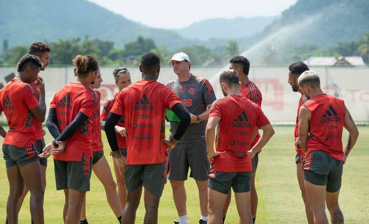 Flamengo relaciona estrelas do time para jogo contra o Bangu pela 1ª vez na temporada