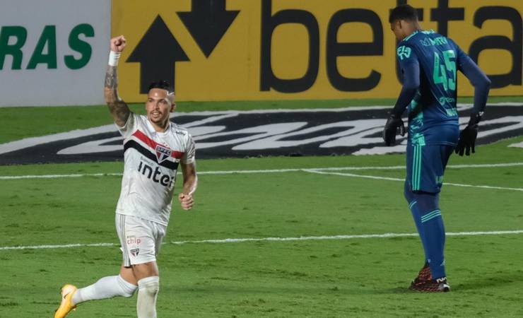 Flamengo: Hugo admite erros com os pés e nega falha em gol de falta de Luciano