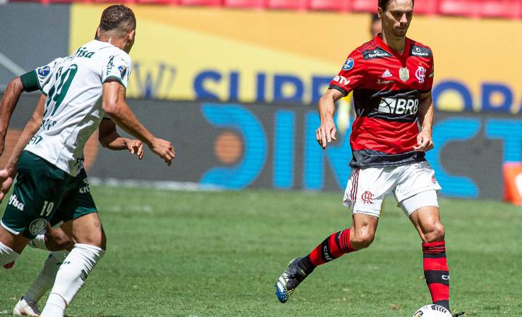 Flamengo x Palmeiras: Rodrigo Caio é criticado após cometer pênalti: 'Falha infantil'