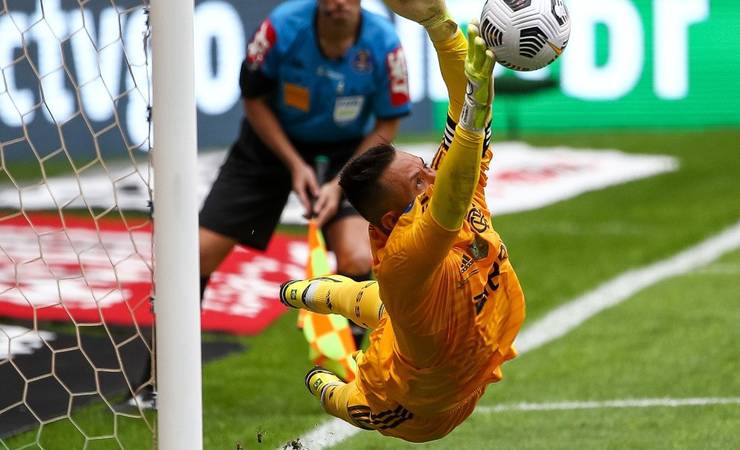 Craque Neto provoca Palmeiras após título perdido: 'Te amo, Diego Alves'